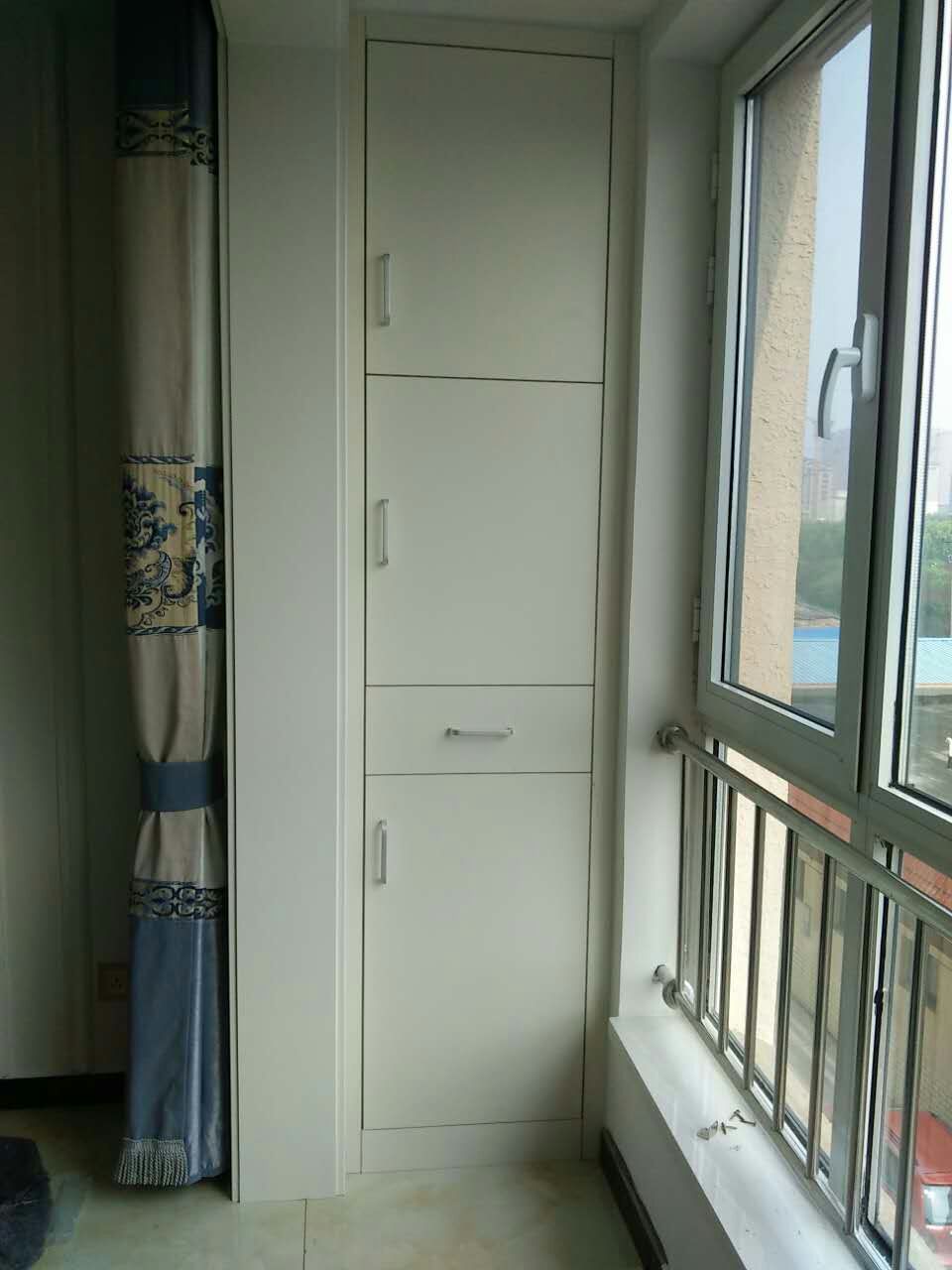 ��_(t��i)��